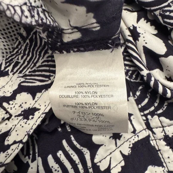 J.Crew 6.5" Tab Swim Short. Never Been Worn Size 33" Black/ White Floral Pattern - Picture 7 of 7